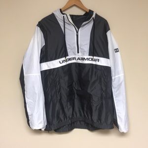 Under armor loose fit windbreaker like new!